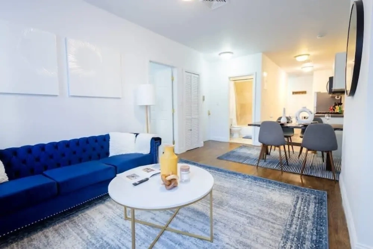 3 Bedrooms Apartment