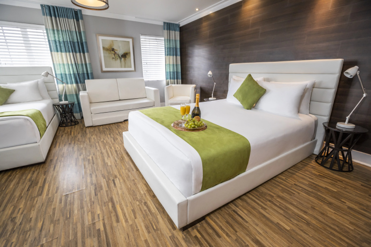 Chesterfield Hotel & Suites