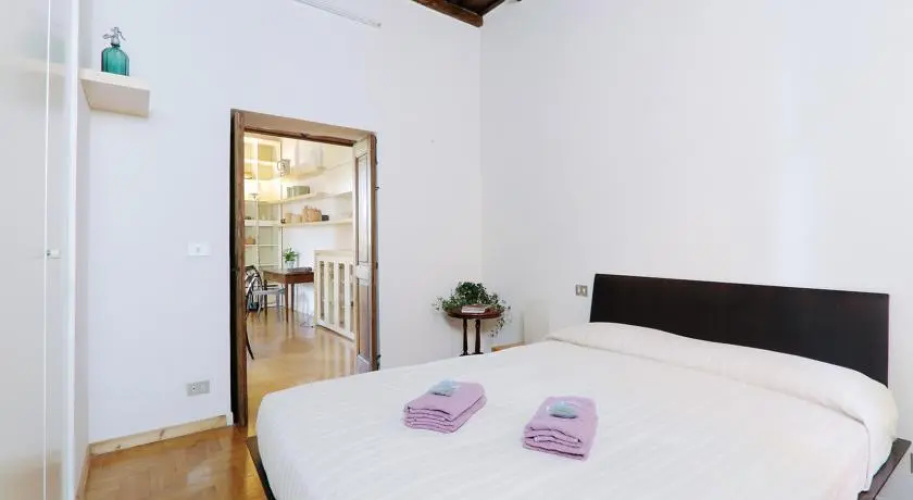 Giubbonari Apartment