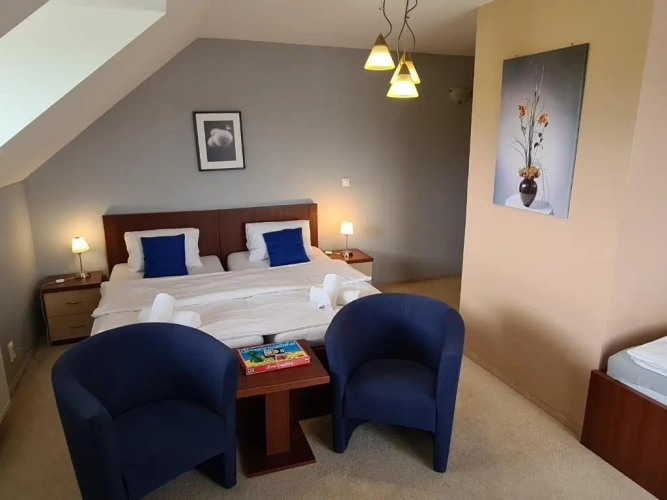 Standard Triple room with balcony