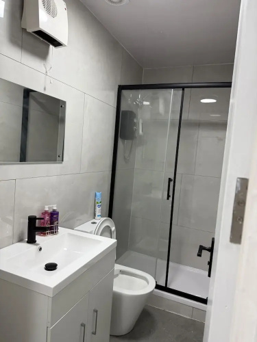 Lutom 2 Bed Flat - 1 With Sofa bed Sleeps 4