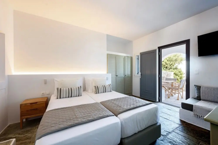 Phaedrus Living Paros Cycladic 2
