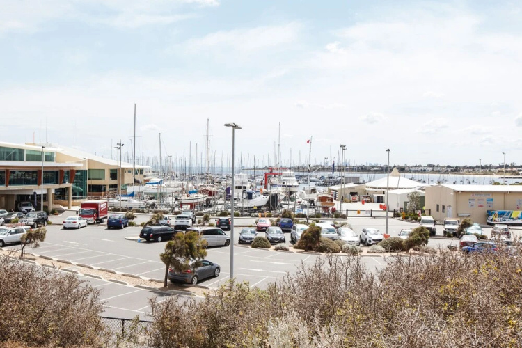 The Jetty - Close to Beach Shops & Train