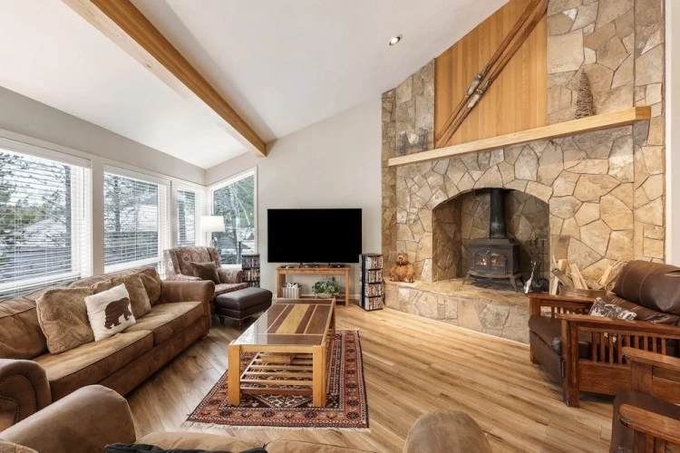 4 Bedrooms Cottage