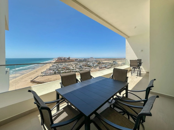 Sandy Beach 2BR Beachfront Getaway