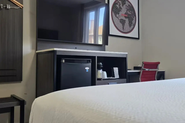 Ramada By Wyndham Brooklyn Empire Blvd