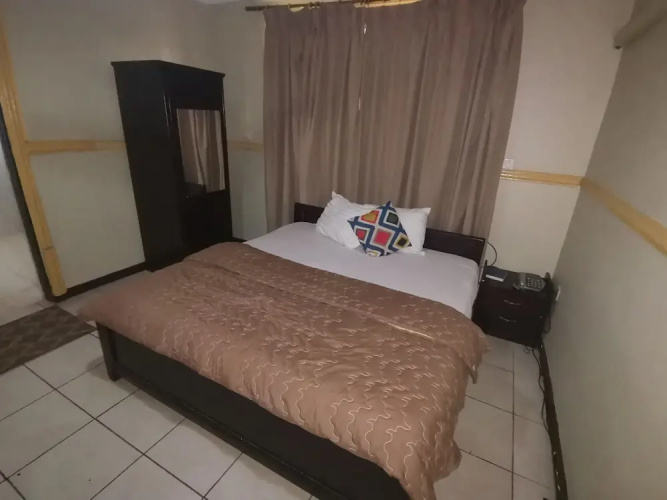Airport Side Hotel