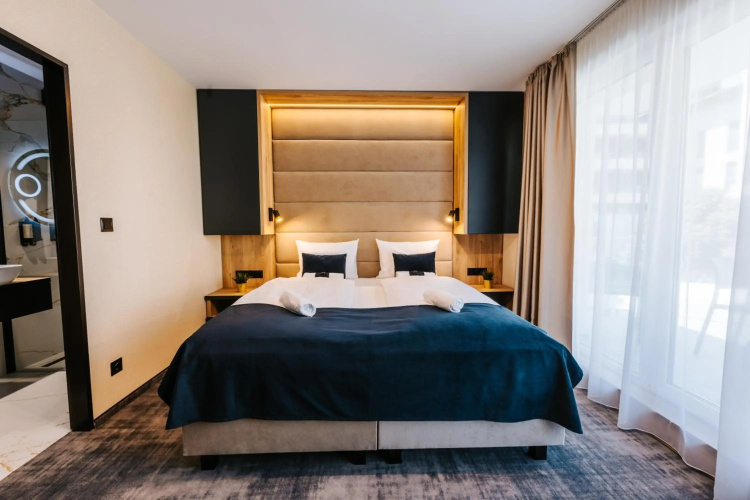 Auris Hotel