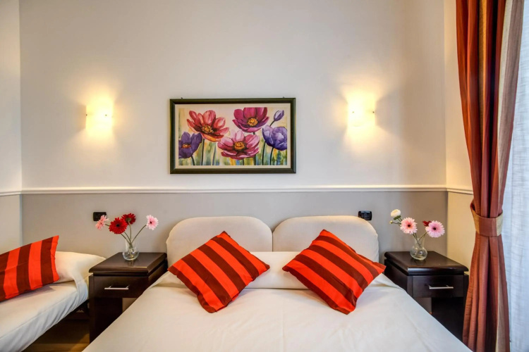 Everest Inn Rome