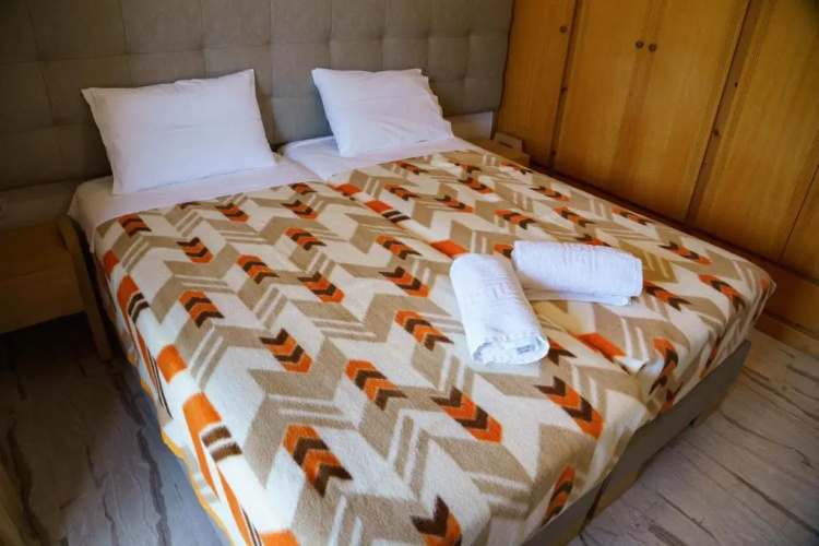 Zotos Rooms