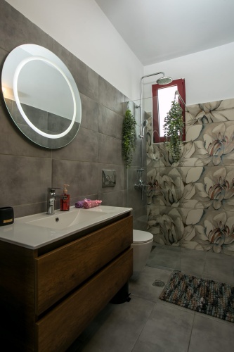 2 Bedrooms Villa