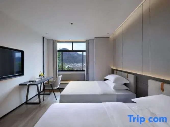 Family Suite with mountain view