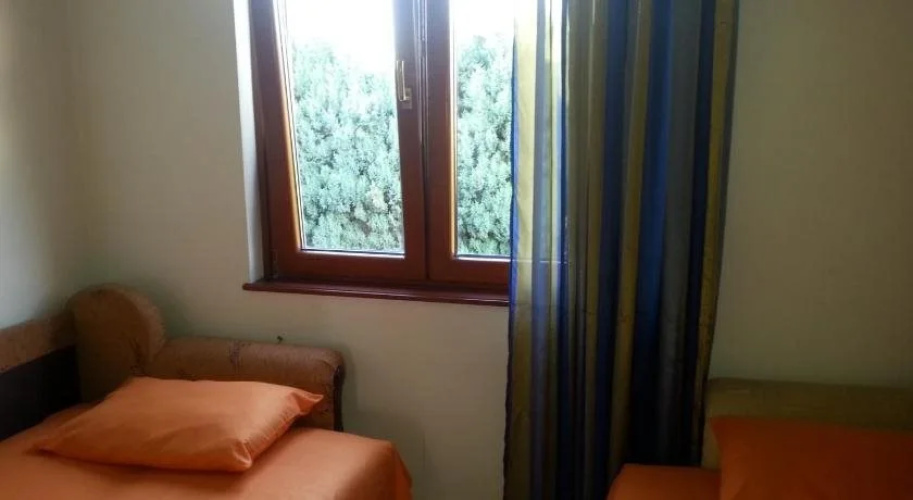 Guest House Positive