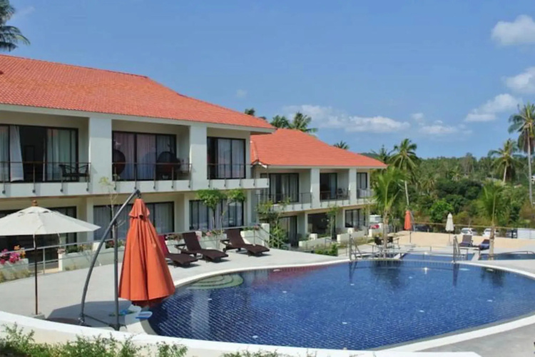 8 BR Quadruple Houses Choeng Mon Beach