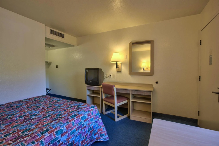 Motel 6 Valdosta, GA - University
