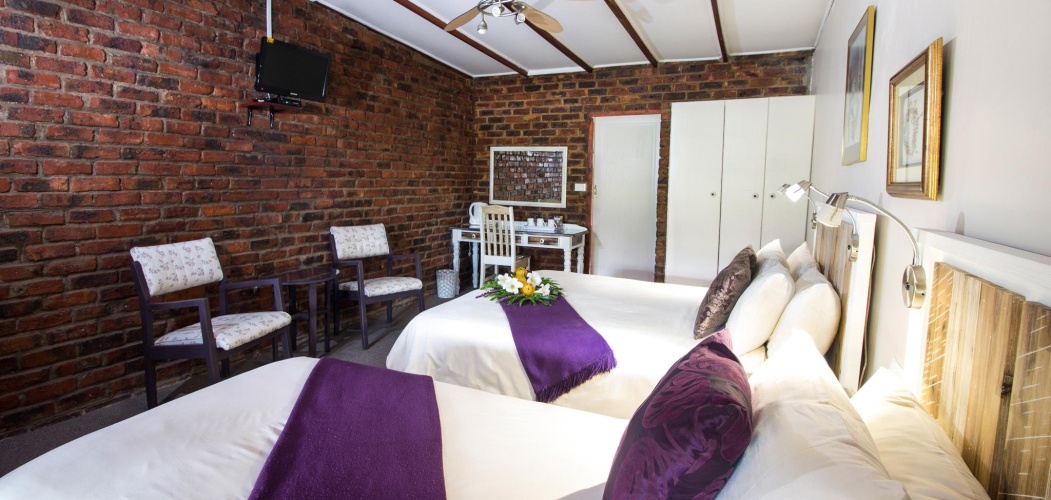 Standard Triple room