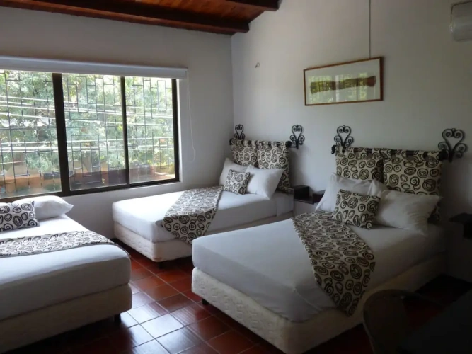 Standard Triple room