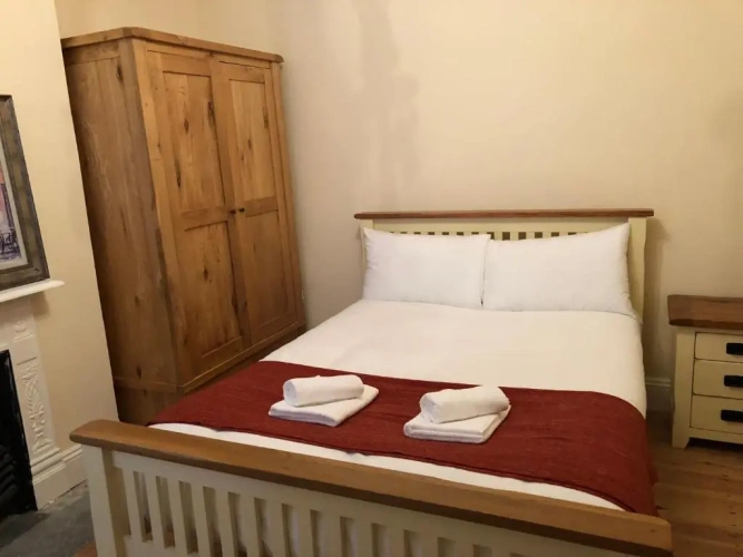 2 Bedrooms Apartment