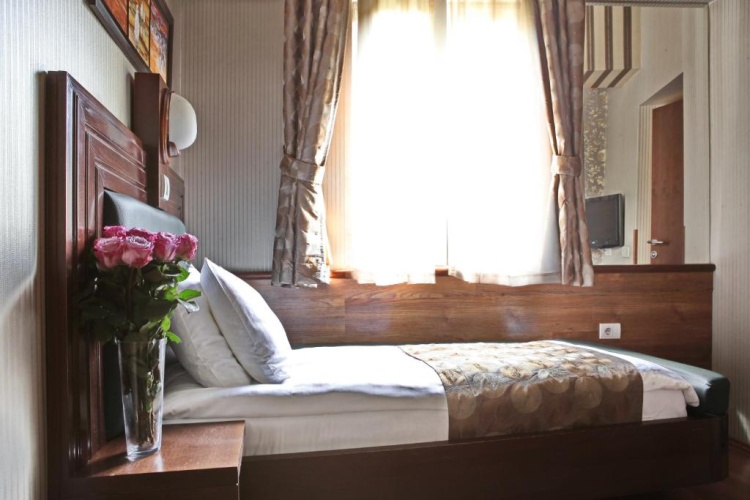 Standard Double room with view