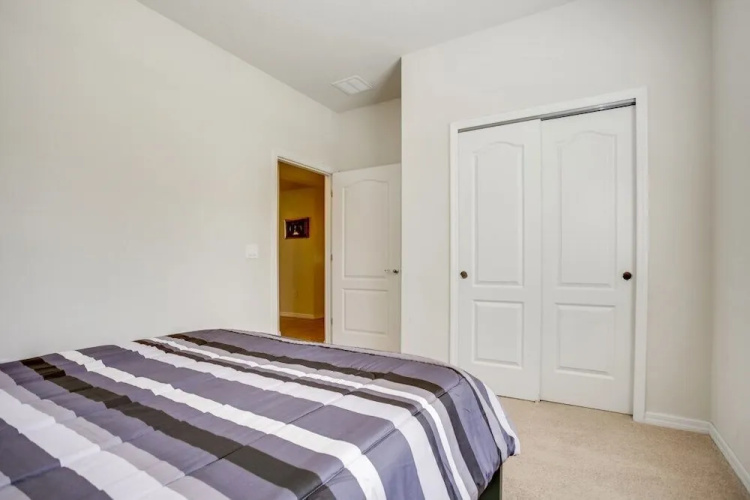 Adriatico Villa Windsor At Westside