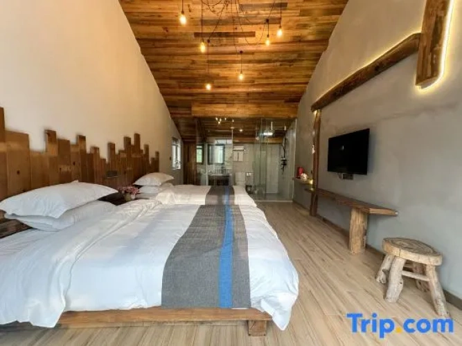 Standard Twin room with balcony