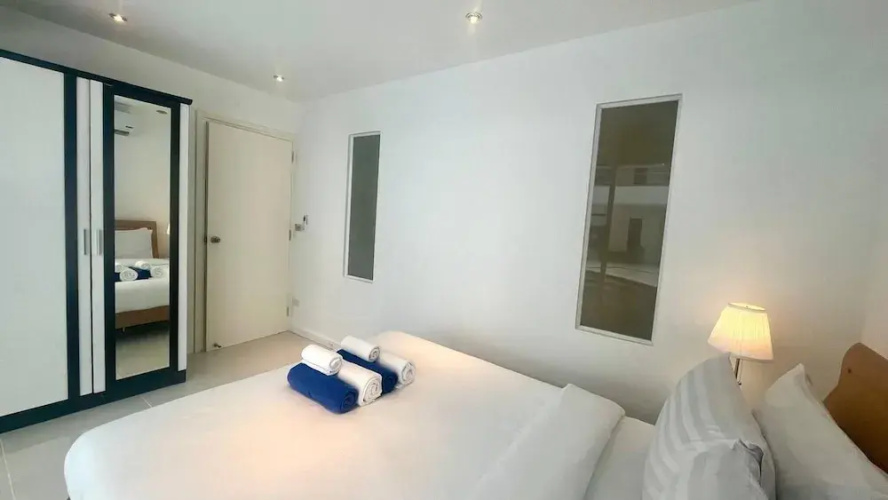 B14 - 2 Bedroom Condo With Pool Access, Karon Beach
