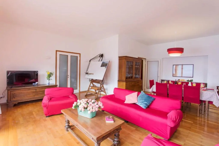 Villa Thea Sleeps 8 guests in Ossuccio