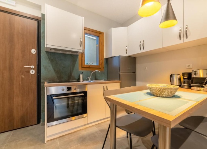 2 Bedrooms Apartment
