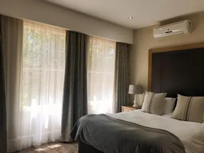 10 on Milner Guesthouse