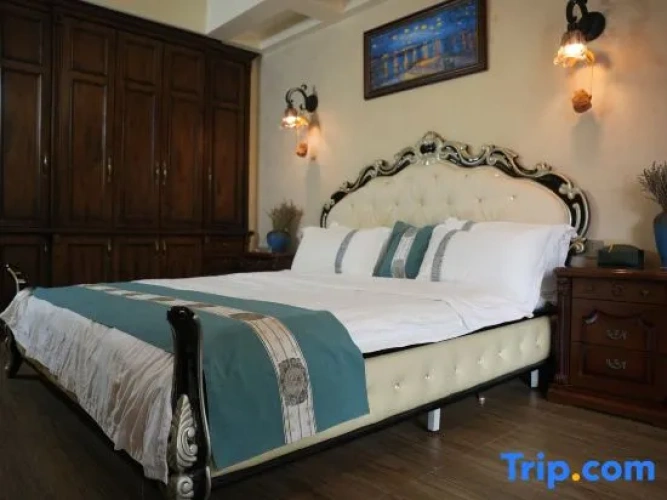 5 Bedrooms Suite