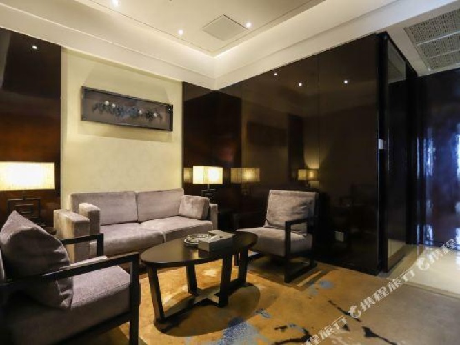 Deluxe Double Suite