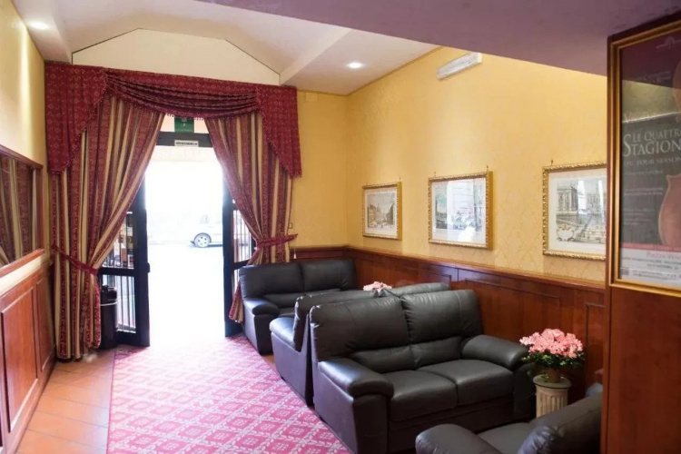 Hotel Emmaus 2