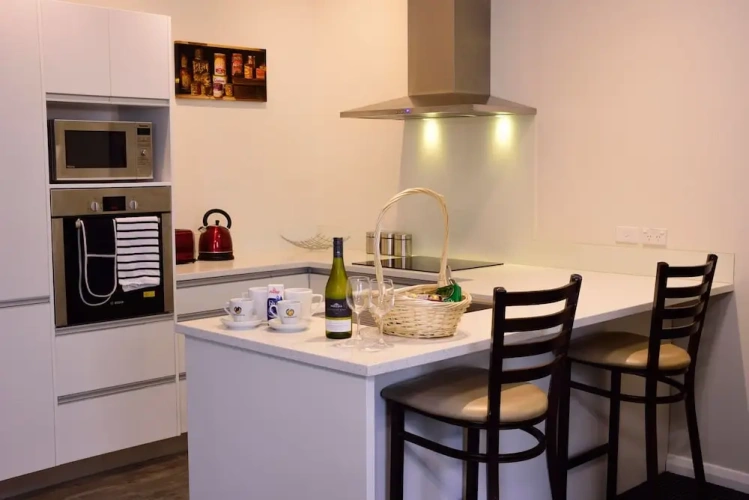 2 Bedrooms Apartment