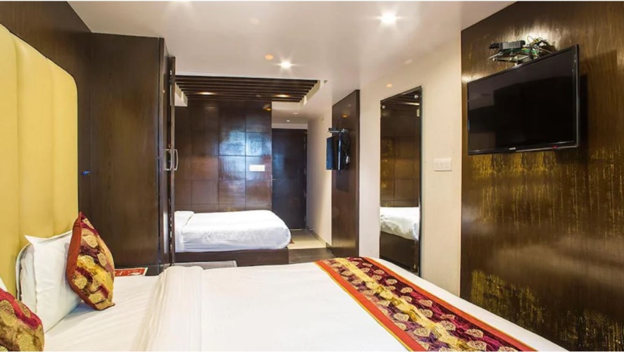 Family Suite with balcony and with land view