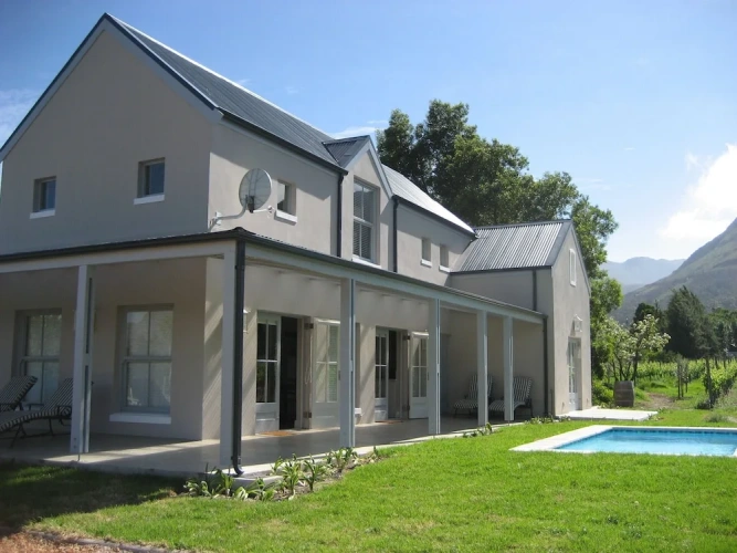 2 Bedrooms Family Cottage