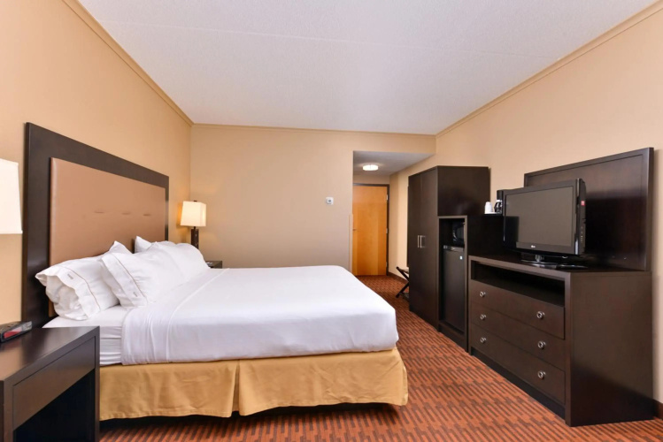 Holiday Inn Express Breezewood by IHG