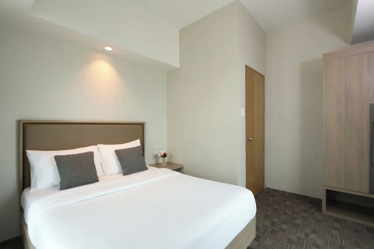 2 Bedrooms Executive Suite with city view