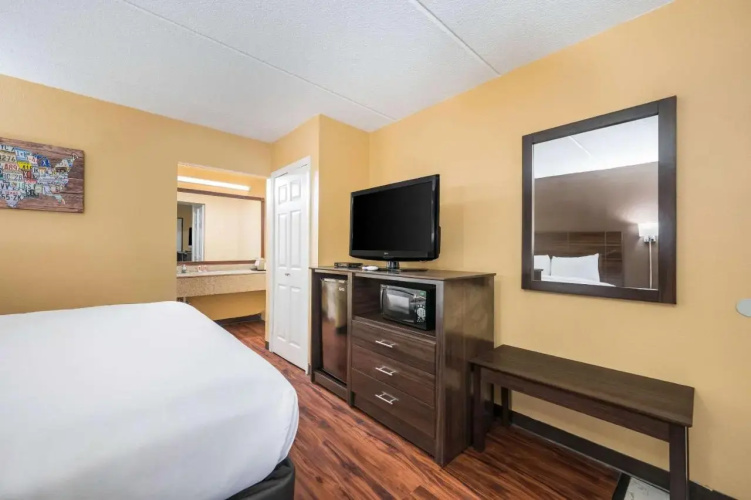 Riverchase Hotel