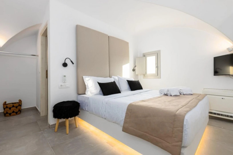 Serapias Suites