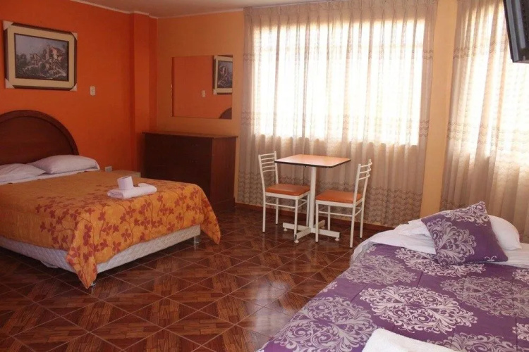 Hostal Shalom