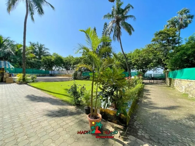 2 Bedrooms Villa