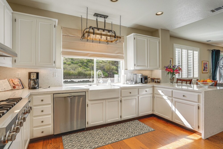 Fairfield Wine Country Getaway w/ Backyard Oasis!