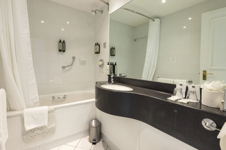 Holiday Inn Glasgow Airport photo 9