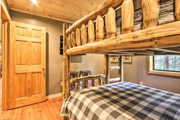 A Stone's Throw By Heritage Cabin Rentals