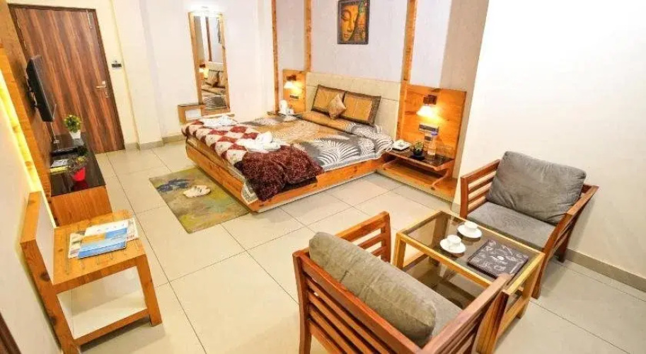 Mayur Hotel Bar & Restaurant solan