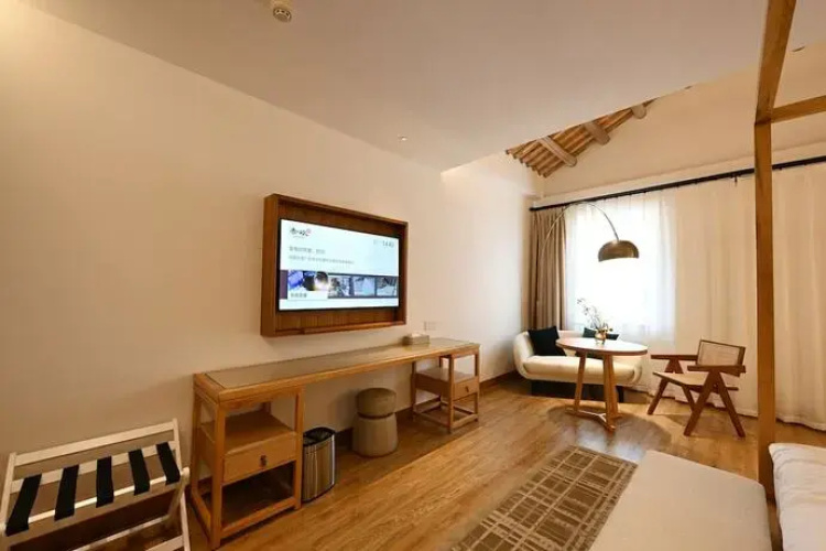 Chikan Diao Lou Hotel