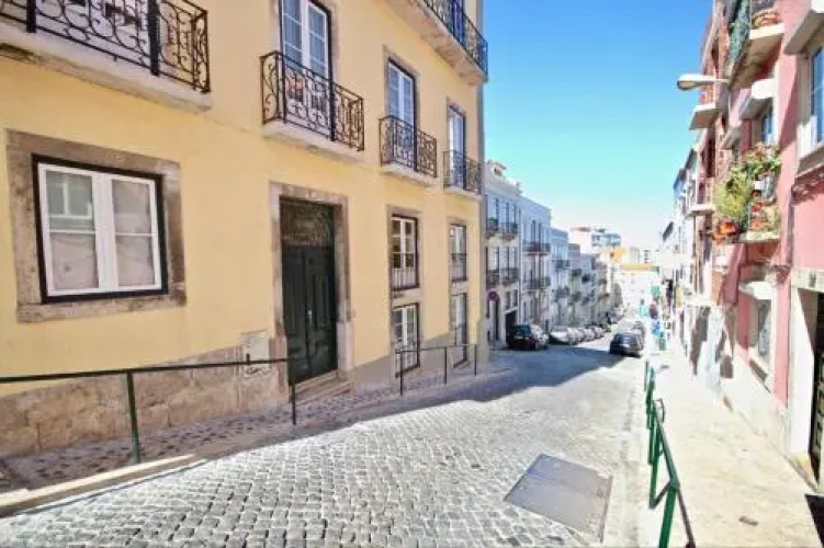 Akicity Lisboa Graça Iris II