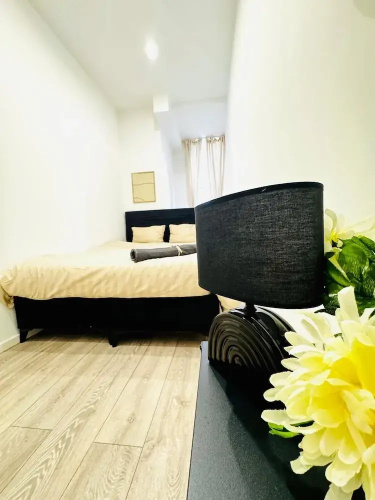 Elegant 5BR Home Ideal for Families