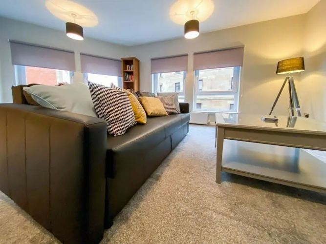 Kelvingrove Art Gallery Flat - Private Parking