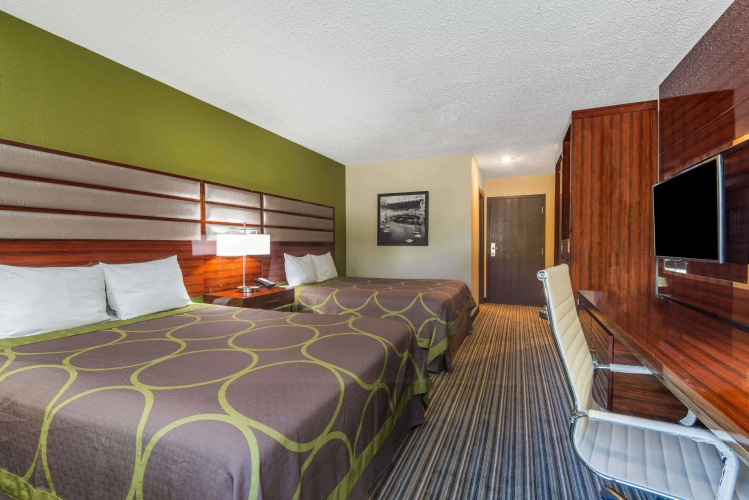 Super 8 Copley Akron